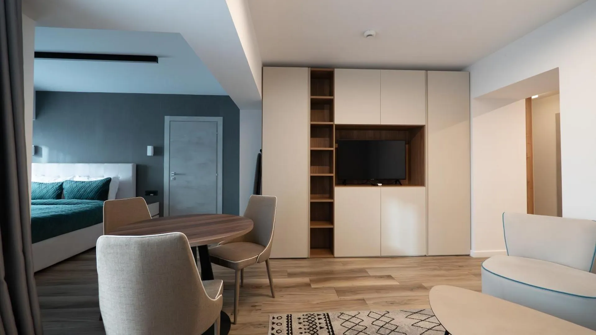 Novos Luxury Suites Bucharest 0*,