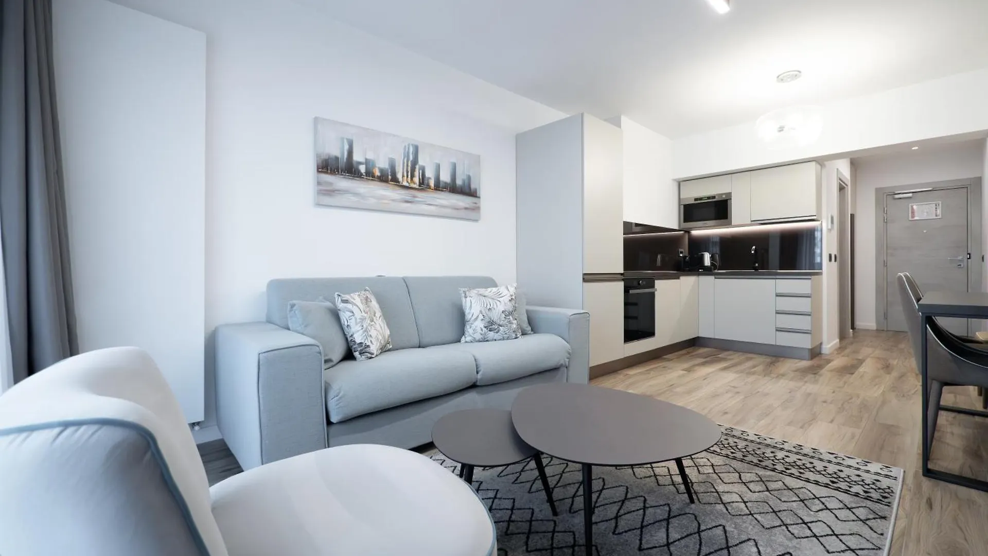 Novos Luxury Suites Bucureşti 0*,  România