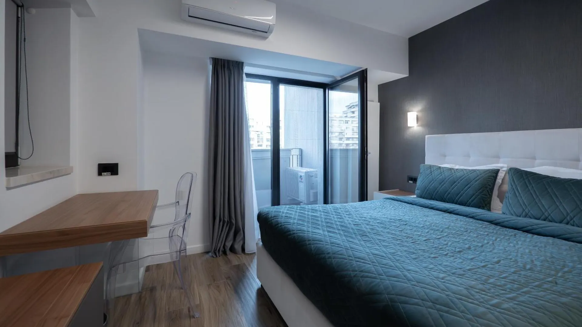 Novos Luxury Suites Bucureşti 0*,  România