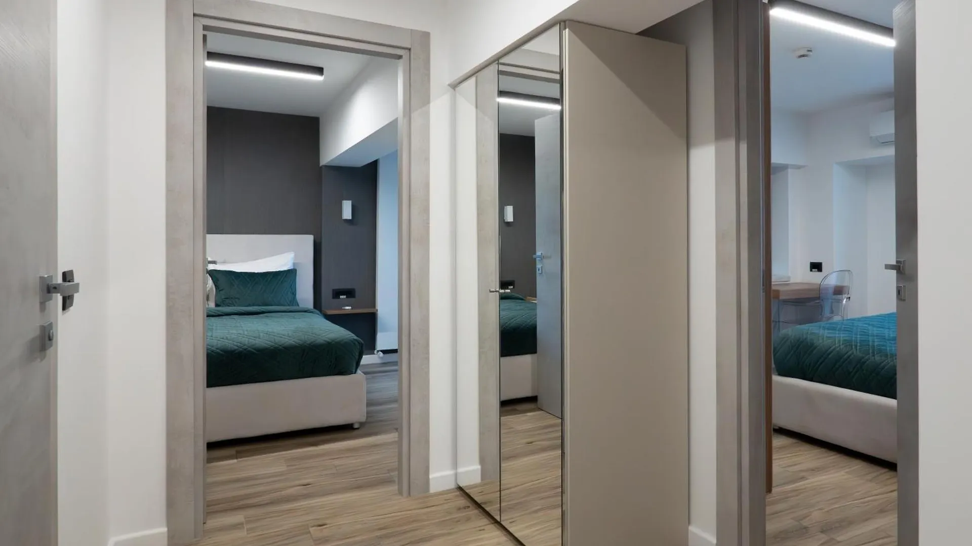 Novos Luxury Suites Bucureşti Hotel