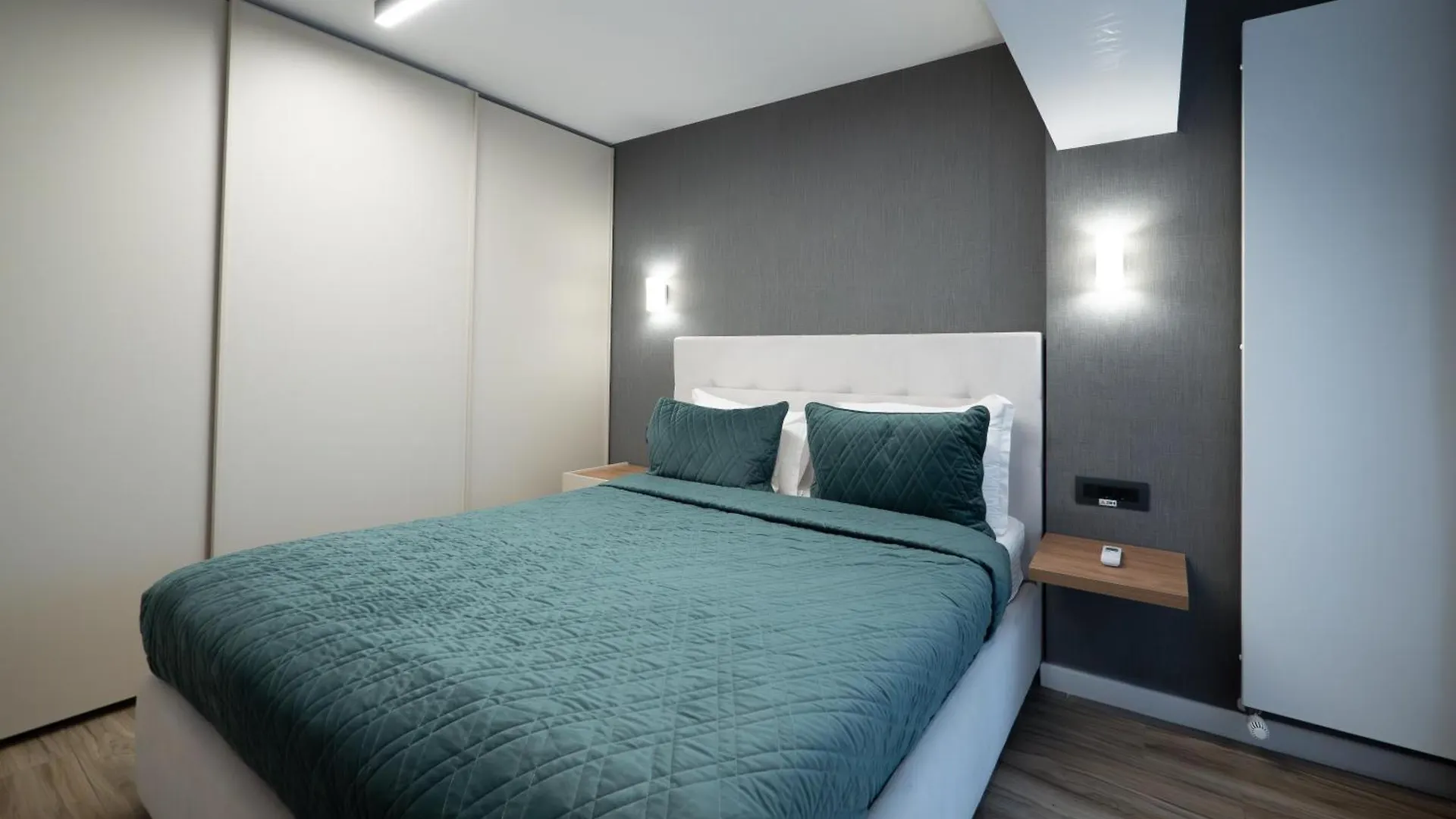 Novos Luxury Suites Bucureşti 0*,