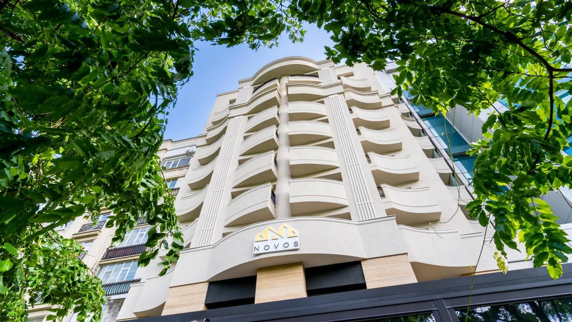 Novos Luxury Suites Bucureşti 0*,