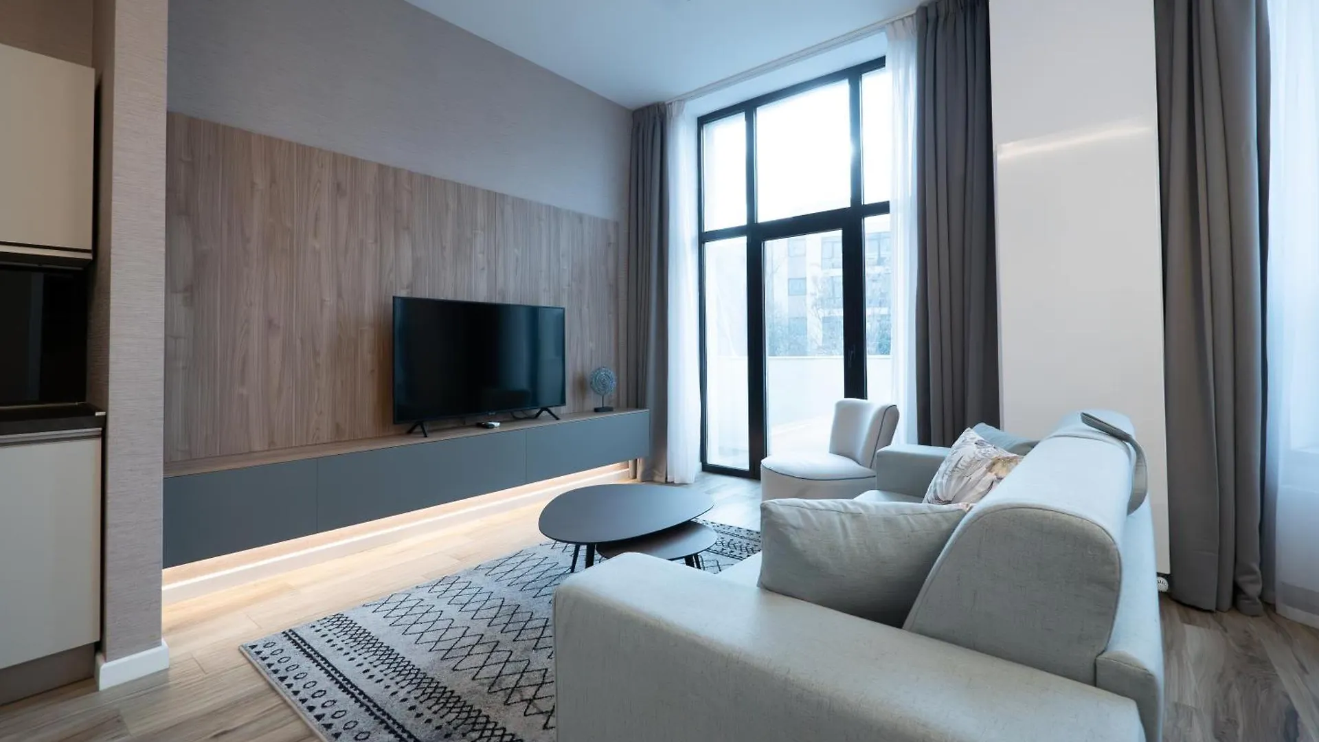 Novos Luxury Suites Bucureşti 0*,  România