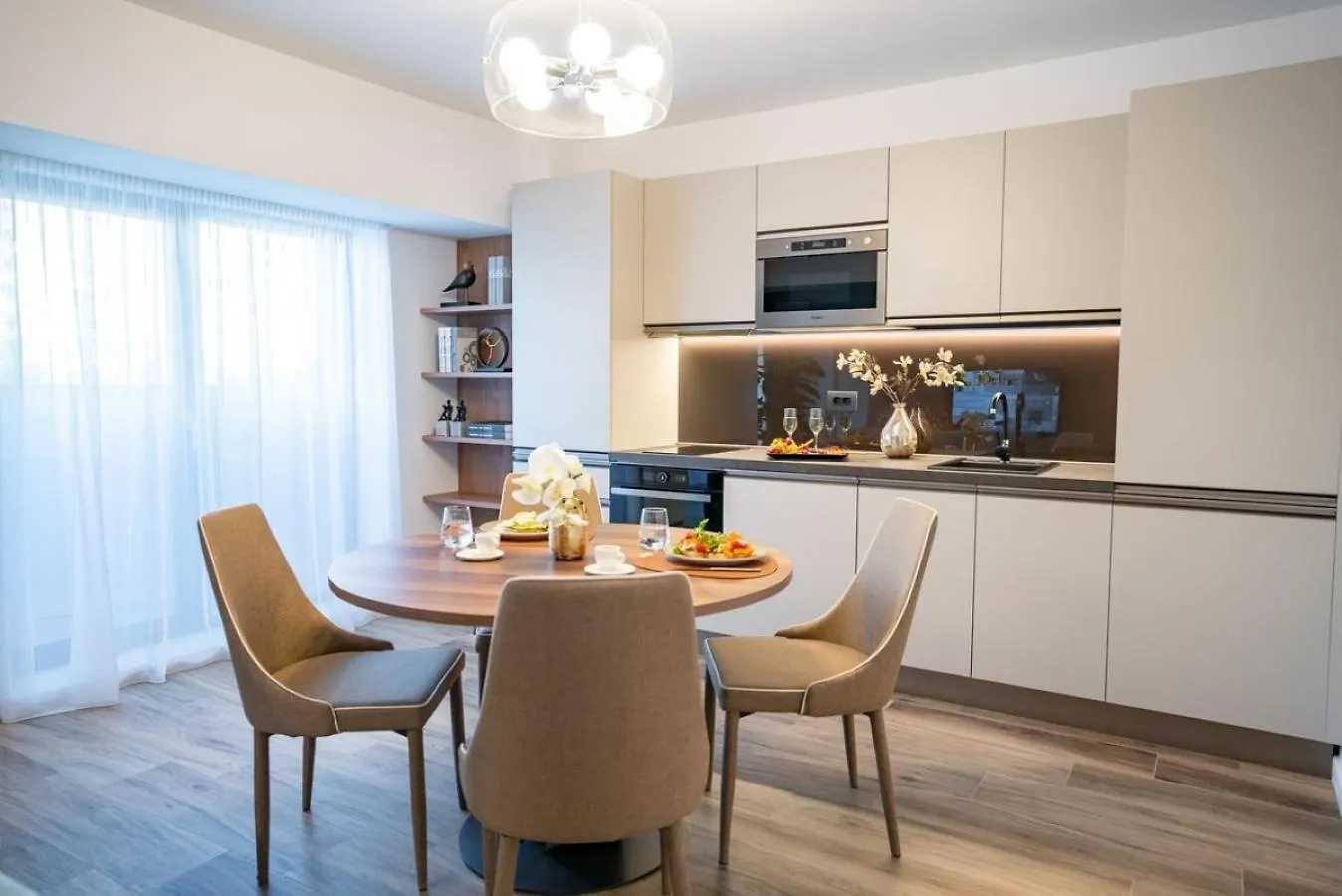 Novos Luxury Suites Bucureşti 0*,
