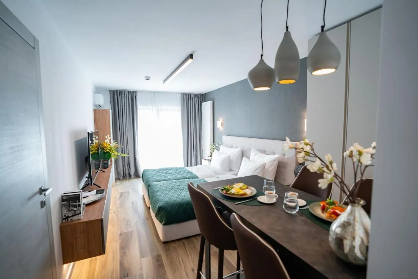 Novos Luxury Suites Bucureşti 0*,  România